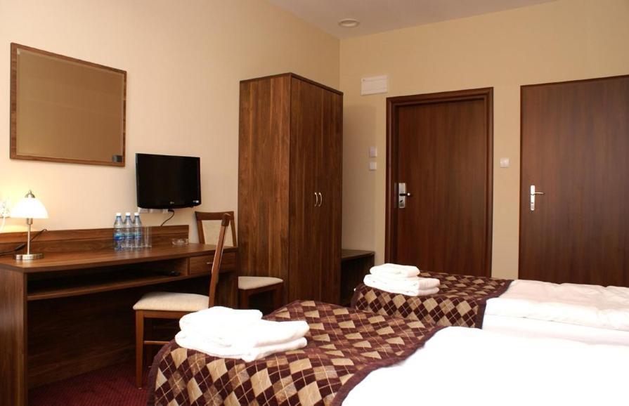 Hotel Belfort Łomża Esterno foto