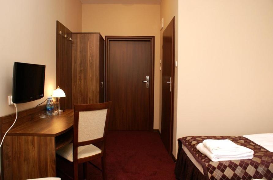 Hotel Belfort Łomża Esterno foto